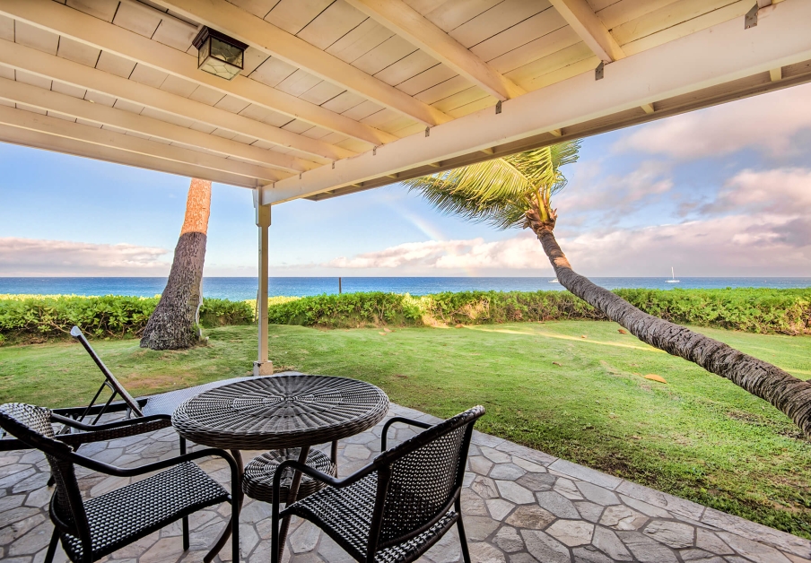 Deluxe Oceanfront Bungalow Room King - Royal Lahaina